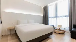 La Scene Hotel - Image 2
