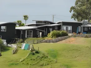 Mahurangi West Wing - Luxury Bed and Breakfast - Image 2