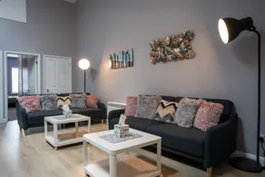 Cheltenham luxury central 2 bed apartment. - Image 2