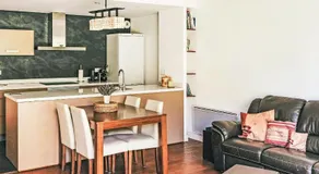 Apartamento Ferreries, piscina climatizada, jardín - Image 5