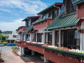 The Swiss Chalet Holiday Apartment 3, Bay of Islands - Image 5