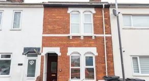 Edinburgh Street, Sleeps 9, 4 Bedrooms, Wifi, Long Stay Disc - Image 5