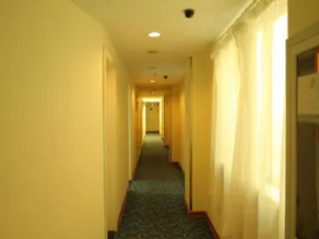 7 Days Inn Shanghai Lujiazui Shimao Binjiang Garden - Image 5