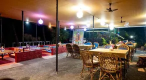 Vintage Beach Resort - Image 2