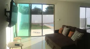 Residencia con ALBERCA y JARDÍN privado - Image 2