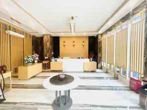 He Rijun Hotel - Image 4