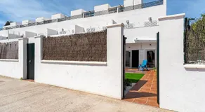 Maison avec jardin, piscine et terrasse | Vue montagne - Image 5