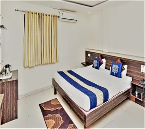 Hotel Green Tree - Image 2