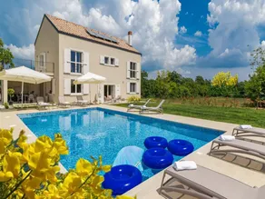 Villa mit Pool, Sauna und Jacuzzi - Image 3