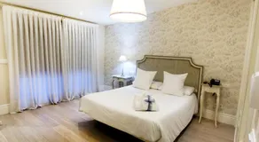Natura Petit Hotel - Image 2