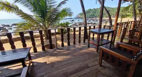 Sea Front Cottage Little Khola - Image 2