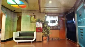 Prince Hotel - Image 4