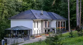 In Park Villa - Image 5