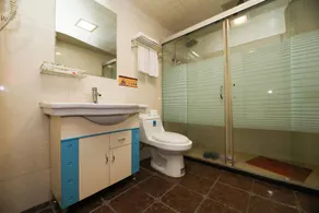 Yiyuan Hotel - Image 2