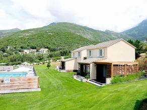 Villa with large pool in Farinole - Image 1