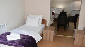 OSTROG Aparthotel KOLIBA-VLASTNIŠTVO MANASTIRA OSTROG - Image 2