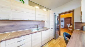 Nový apartmán v Ostravě u Mišky s akváriem a výhledem z balkonu na Beskydy - Image 2
