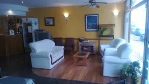 Hotel Oasis - Image 2