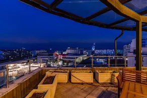 Spacious Lovely 3-bed Apartment With big Balcony - Image 2