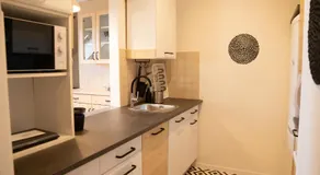 Studio 953 - Your Peace of Mind, AC & parking - Image 3