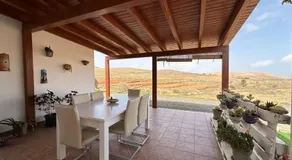 Private villa with pool in the mountains - Image 3