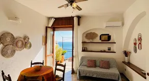 Lo Scoglio Apartment - Image 2