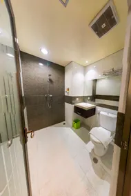 Grand Madani Hotel - Image 2