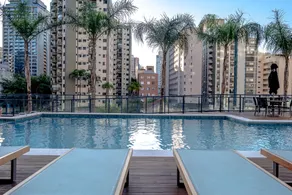 Studio com coworking, piscina e vista da cidade - Image 5