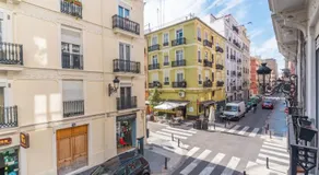 Botanical gardens apartment by Invalencia - Image 5