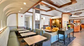 The IAH Houston Hotel - Image 3