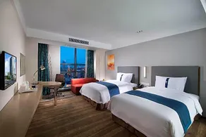 Holiday Inn Express Yancheng City Center - Image 4