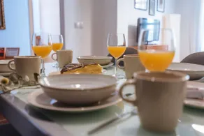 HomeySeville- Bright Apartment at Santa Cruz 6 pax, Parking Optional - Image 3