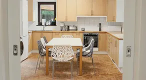 10 min subway U-Bahn to Marienplatz 130 m2 - 4BR - 2Bath - Image 5