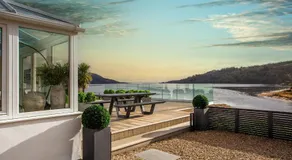 The Shore House - Image 4