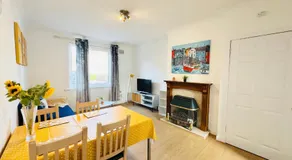 Murrayfield Maindoor flat with Free parking and Great Public transports Link - Image 2