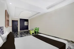 SPOT ON by OYO 777 Hotel Rooms Bankpur Mod Bus Stop - Image 2