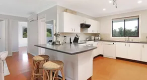 The Hamilton Kangaroo Valley - Image 3