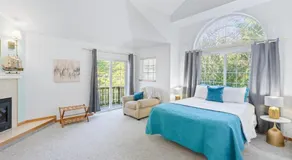 Cannon beach vibes, steps to the beach,WIFI,3 full bedroom en suites with 3 fireplaces,Near Downtown - Image 2