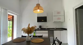 Black Cat Villa's - Image 4