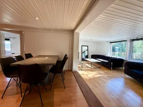 Workers Villa With 5 Bedrooms 2 Bathrooms Free Parking Near Volvo - Image 5