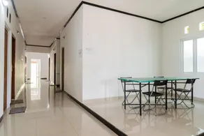 RedDoorz near Terminal Bubulak Bogor - Image 3