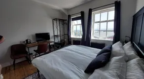 LONDONDERRYS Bar and Accommodation - Image 5