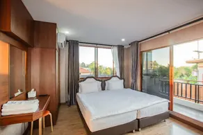 Manhattan Pool Villa Pattaya - Image 2