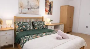 Sutton Cosy Rooms - Image 5