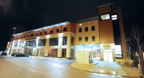 Carrick Plaza Suites and Apartments - Image 2