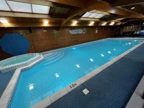 Stunning Annex Apartment, Pool, Steam Room and Gym - Image 3