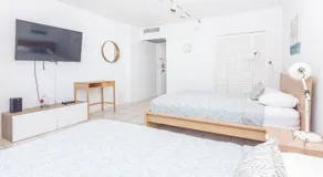 Castle Beach Club Apartments - Image 2