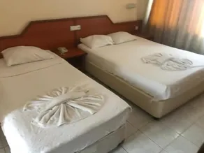 Muz Hotel - Image 2
