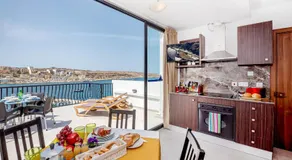 Harbour Lights Seafront Penthouse, with large terrace with stunning panoramic sea views - by Getawaysmalta - Image 4