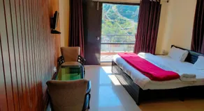 Hotel Traveller Inn & Prathak Restaurant - Image 2
